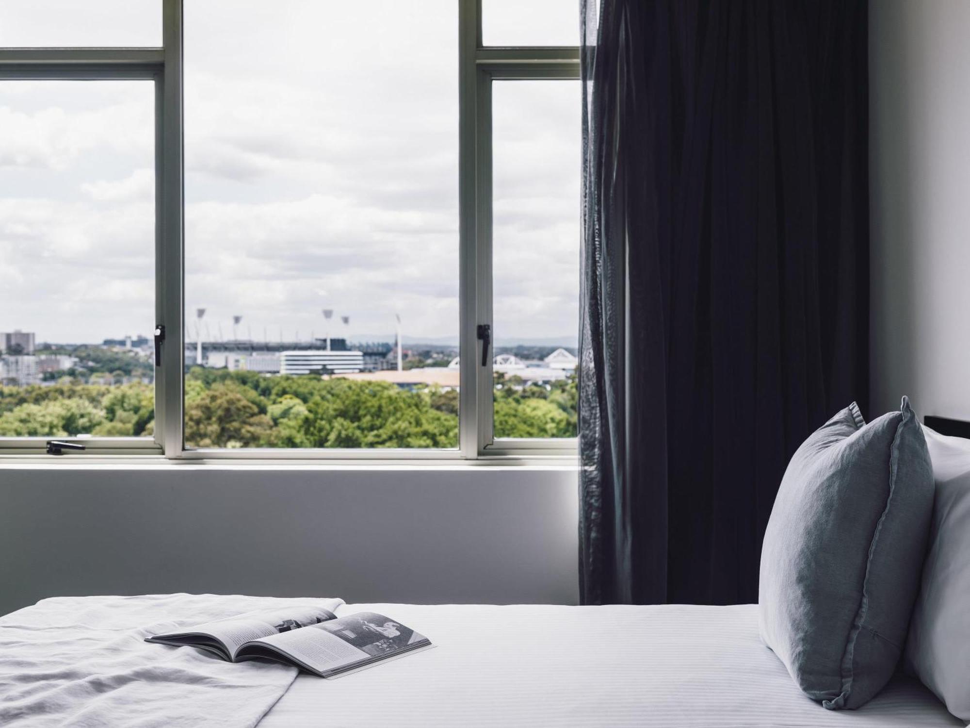 One-Bedroom Deluxe Suite Balcony Floors 10-15