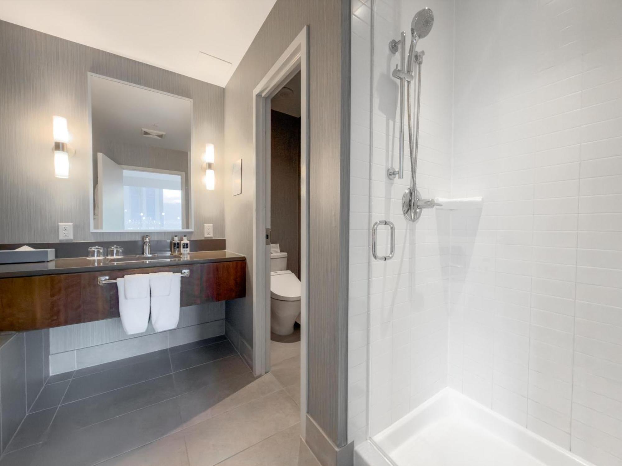 Coast Premium King Room View