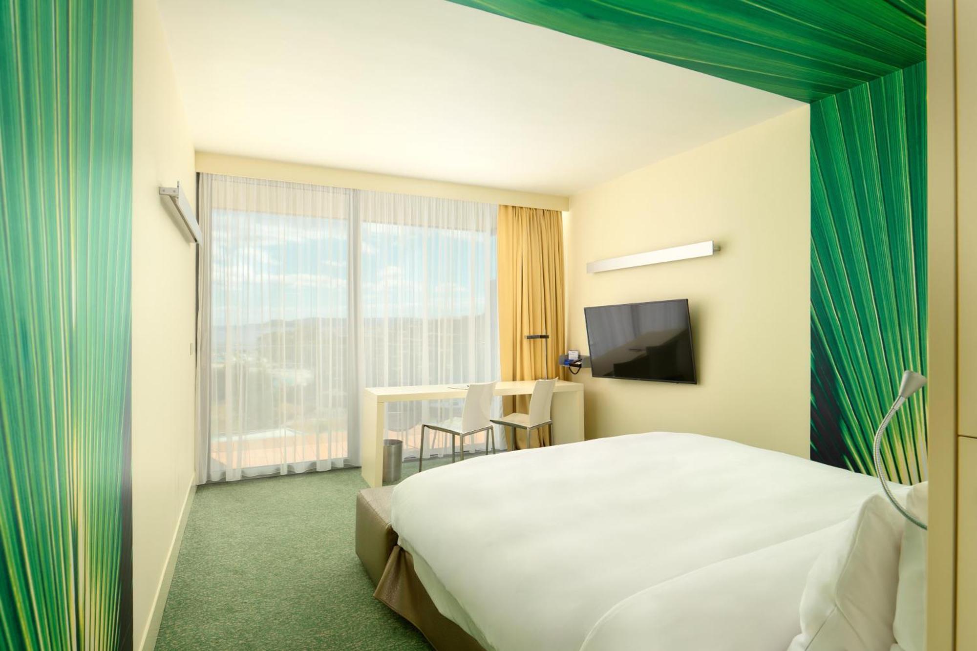 Superior Room City View