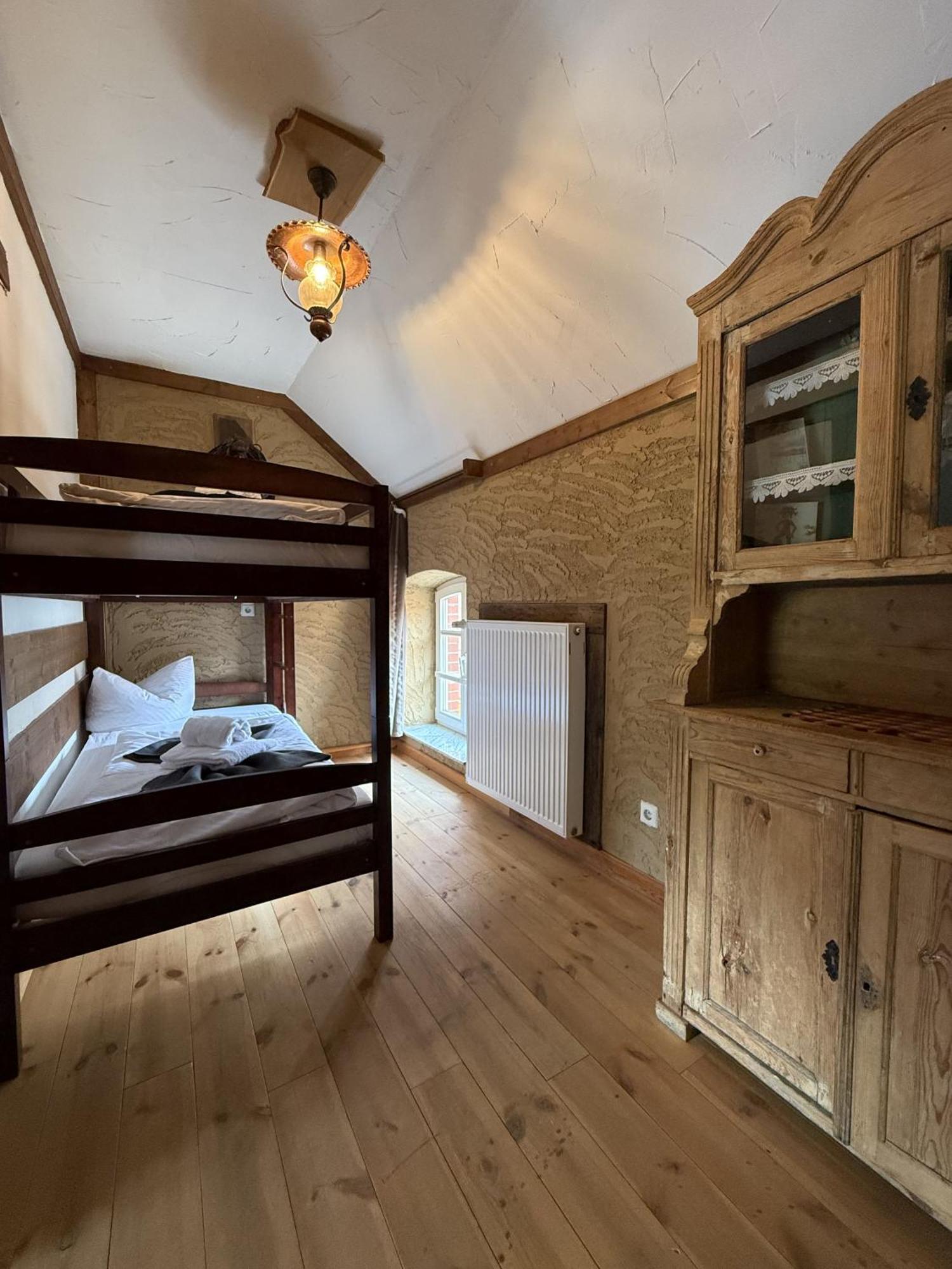 Family Room,1772086657:JPEG