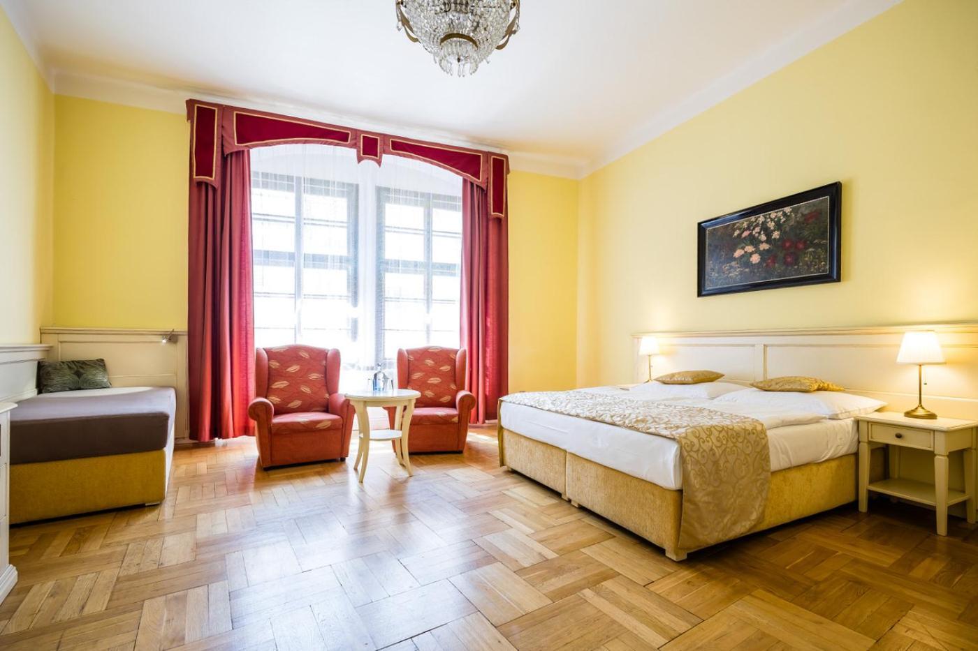 Triple Room
