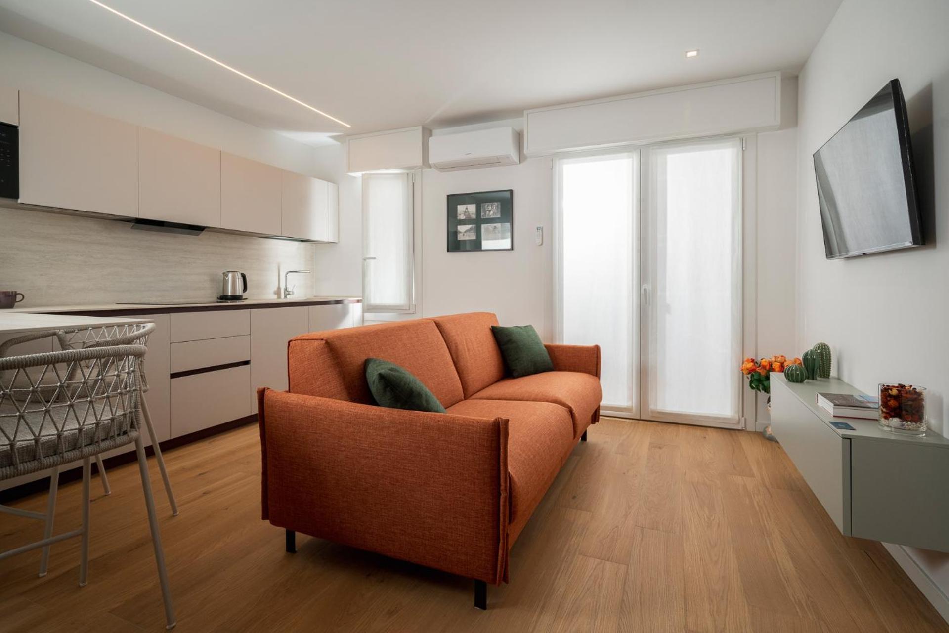 Superior One-Bedroom Apartment Balcony
