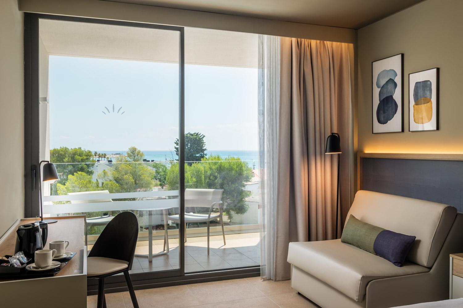 Double or Twin Room Sea View