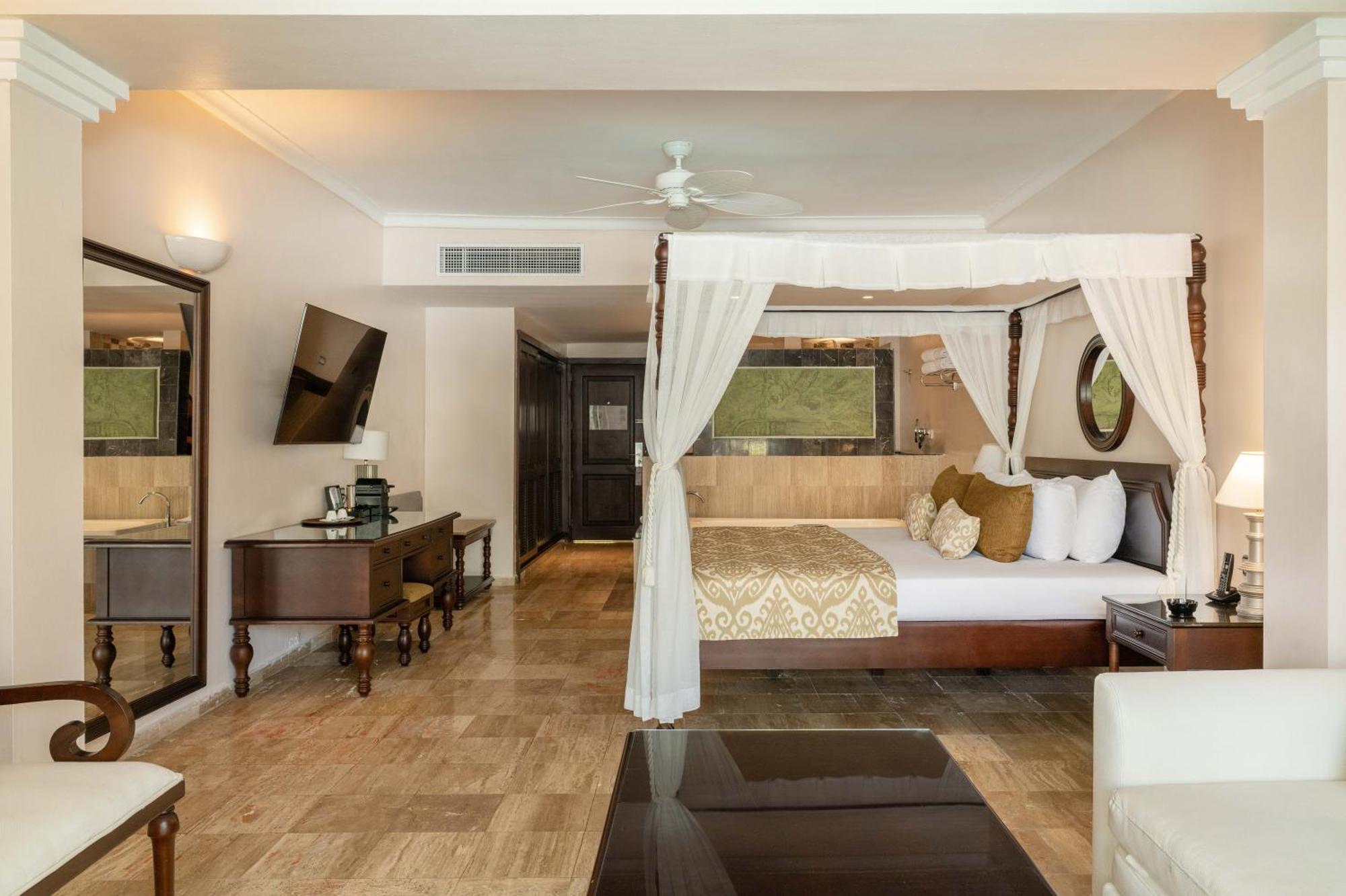 Junior Suite Swim Out