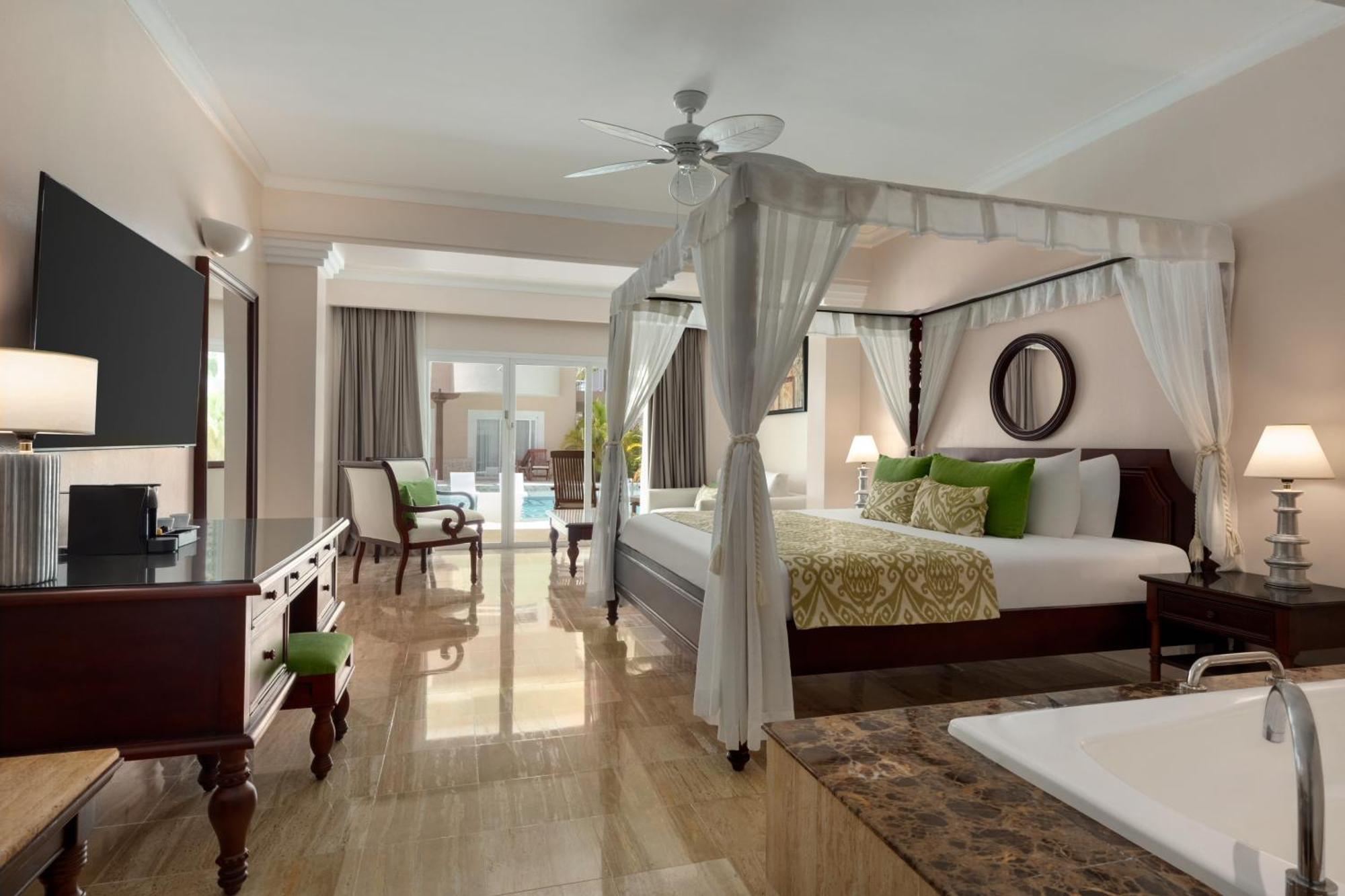 Junior Suite Swim Out