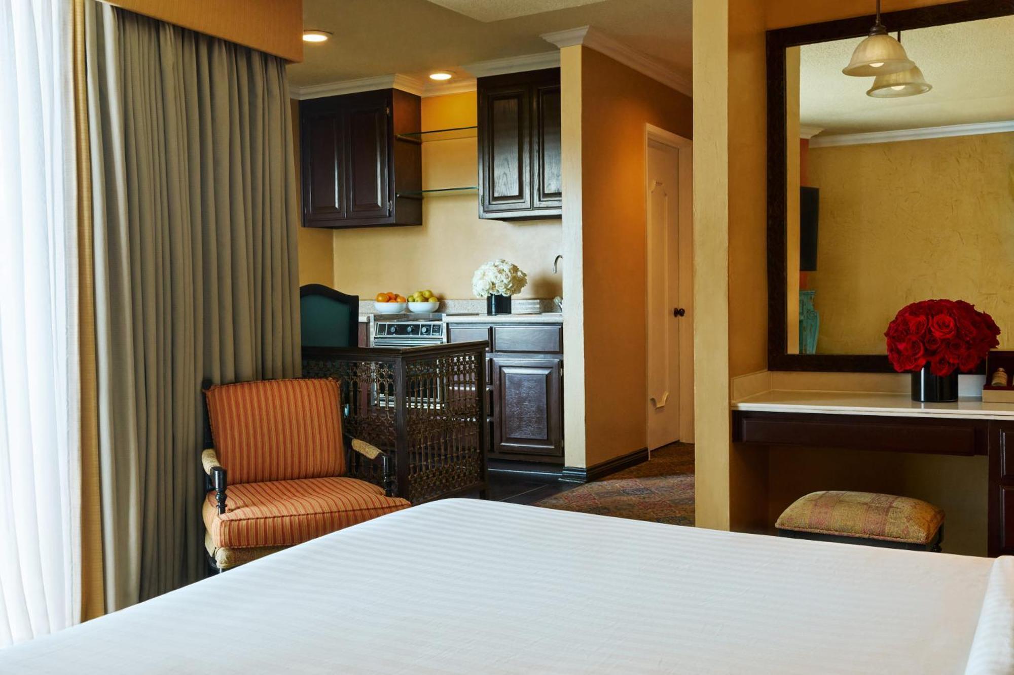 Executive Suite Kitchenette