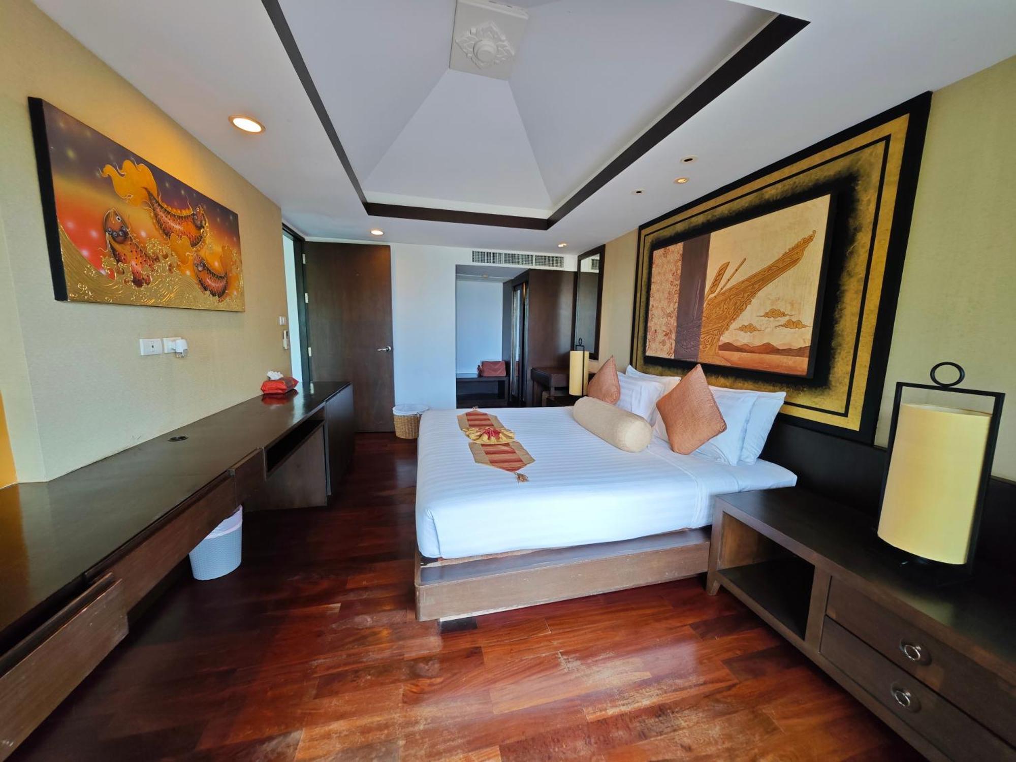 Family Pool Villa