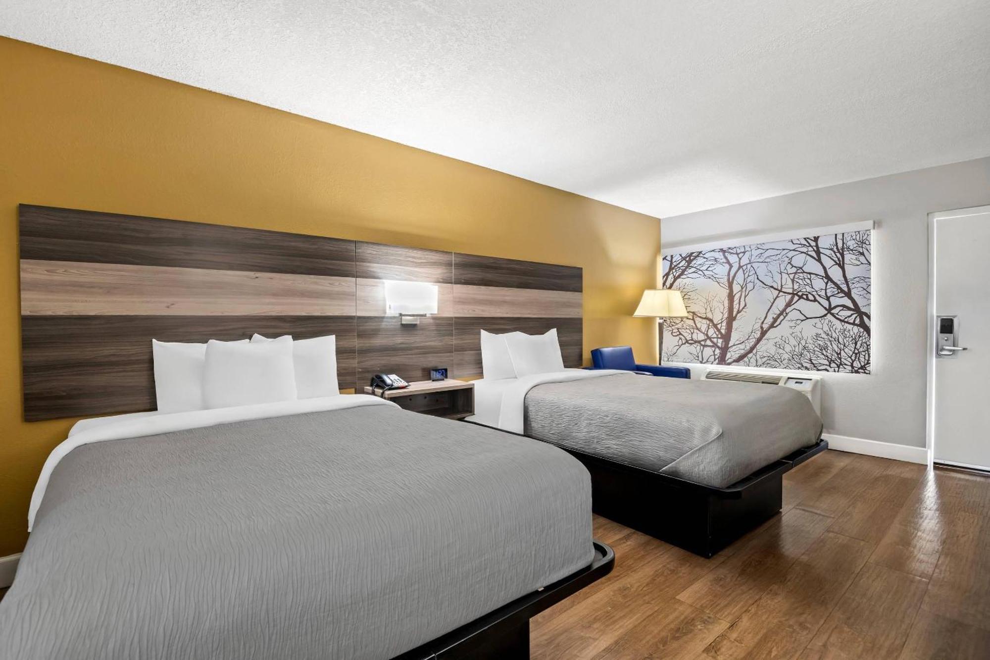 Double Room Two Double Beds Non-Smoking