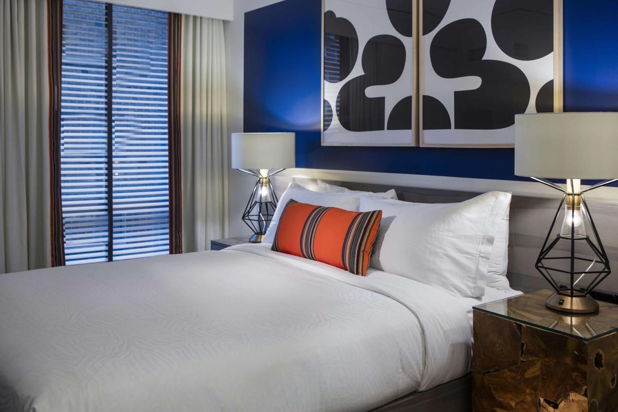Deluxe Queen Room
