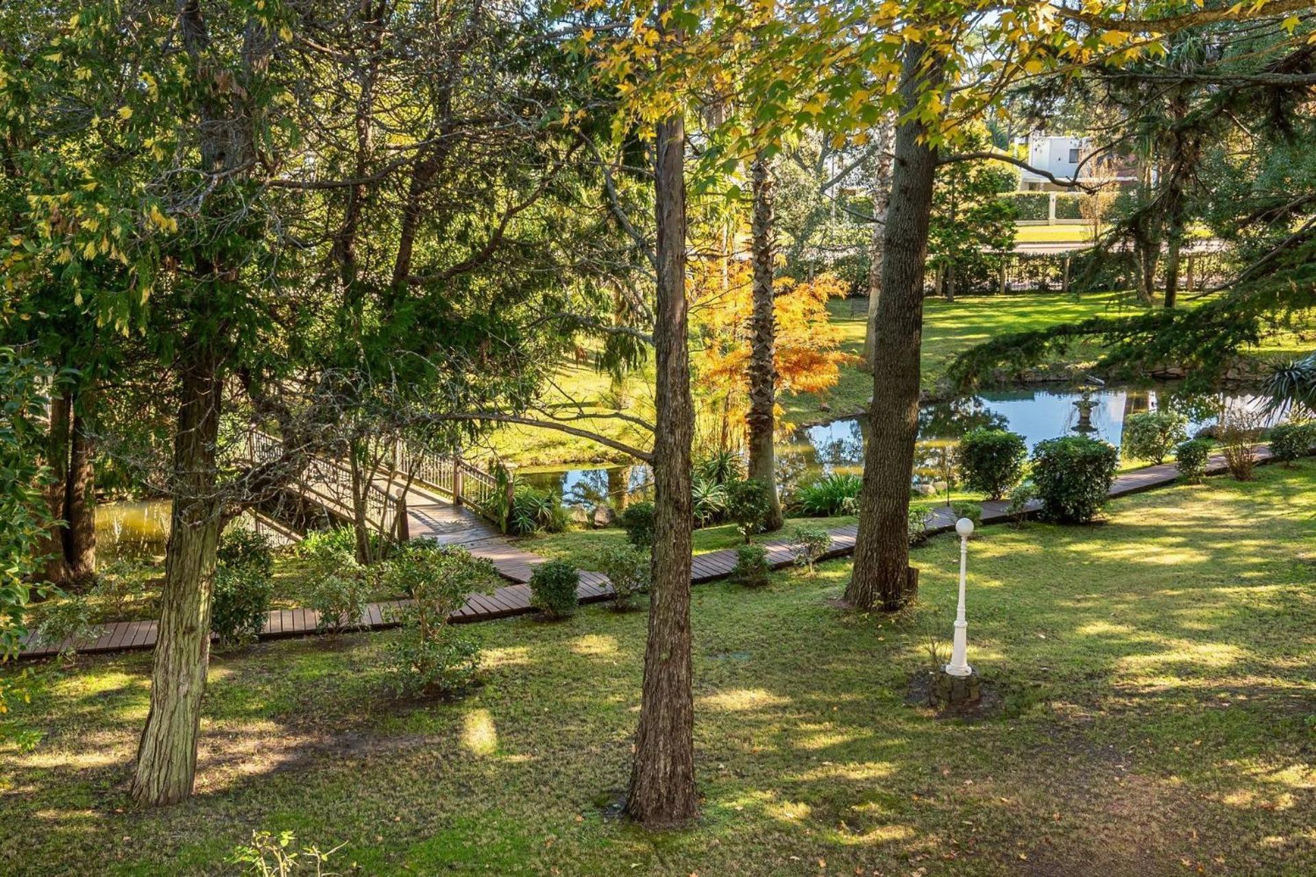 Double or Twin Room Lake View