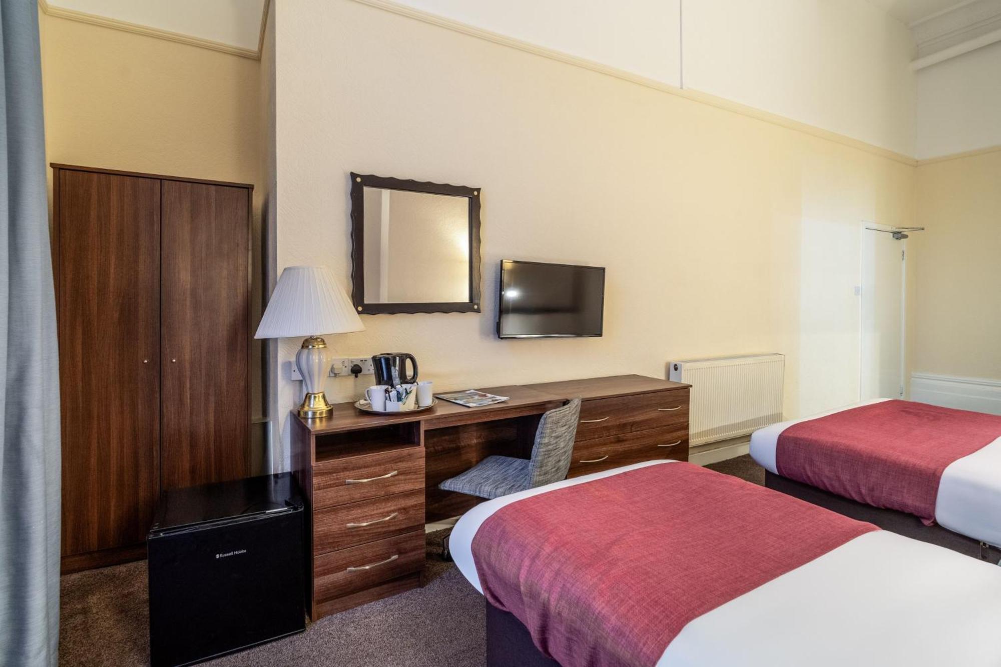 Family Room (Sleeps 3)