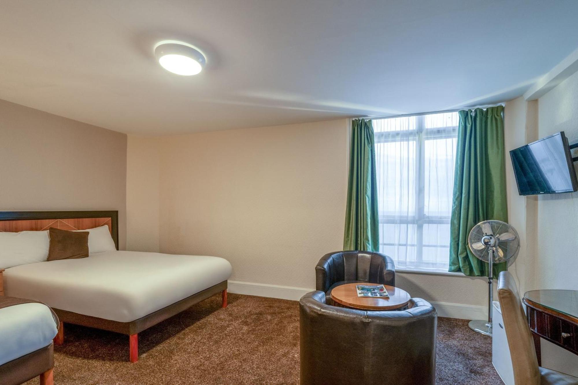 Family Sea View Sleeps 3