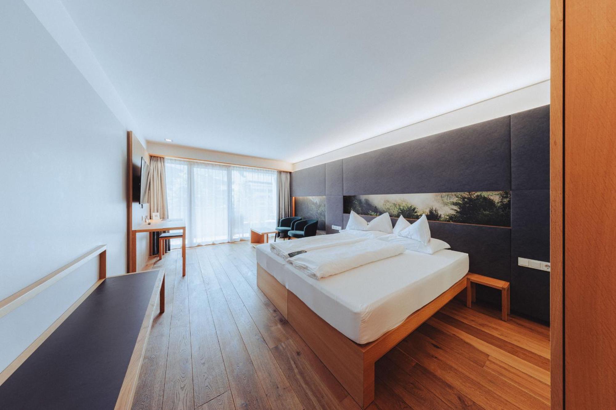 Double Room Balcony Mountain View East Side