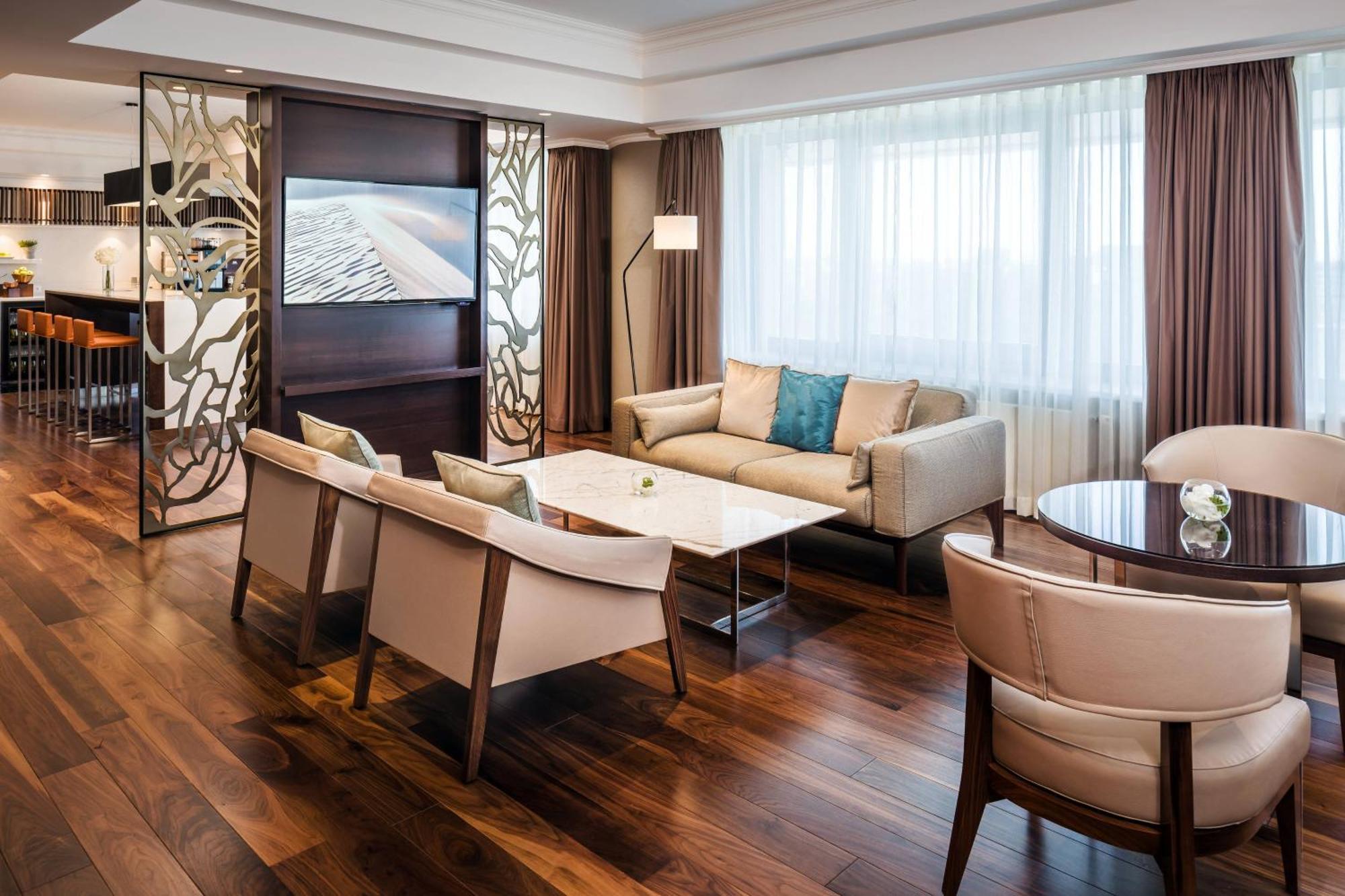 Executive Room Access Executive Lounge
