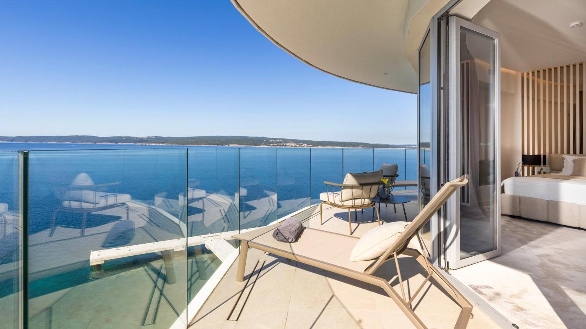 Deluxe Suite Balcony Sea View