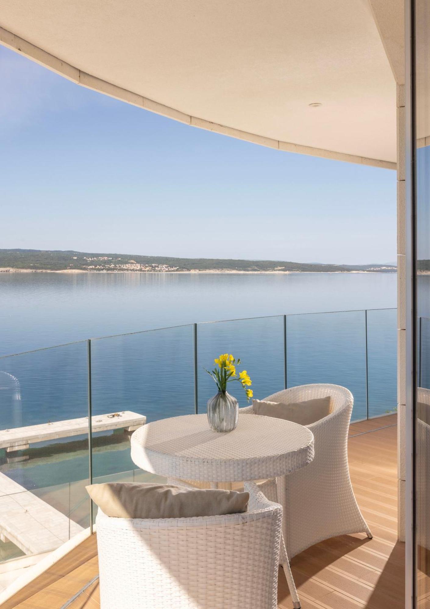 Deluxe Suite Balcony Sea View