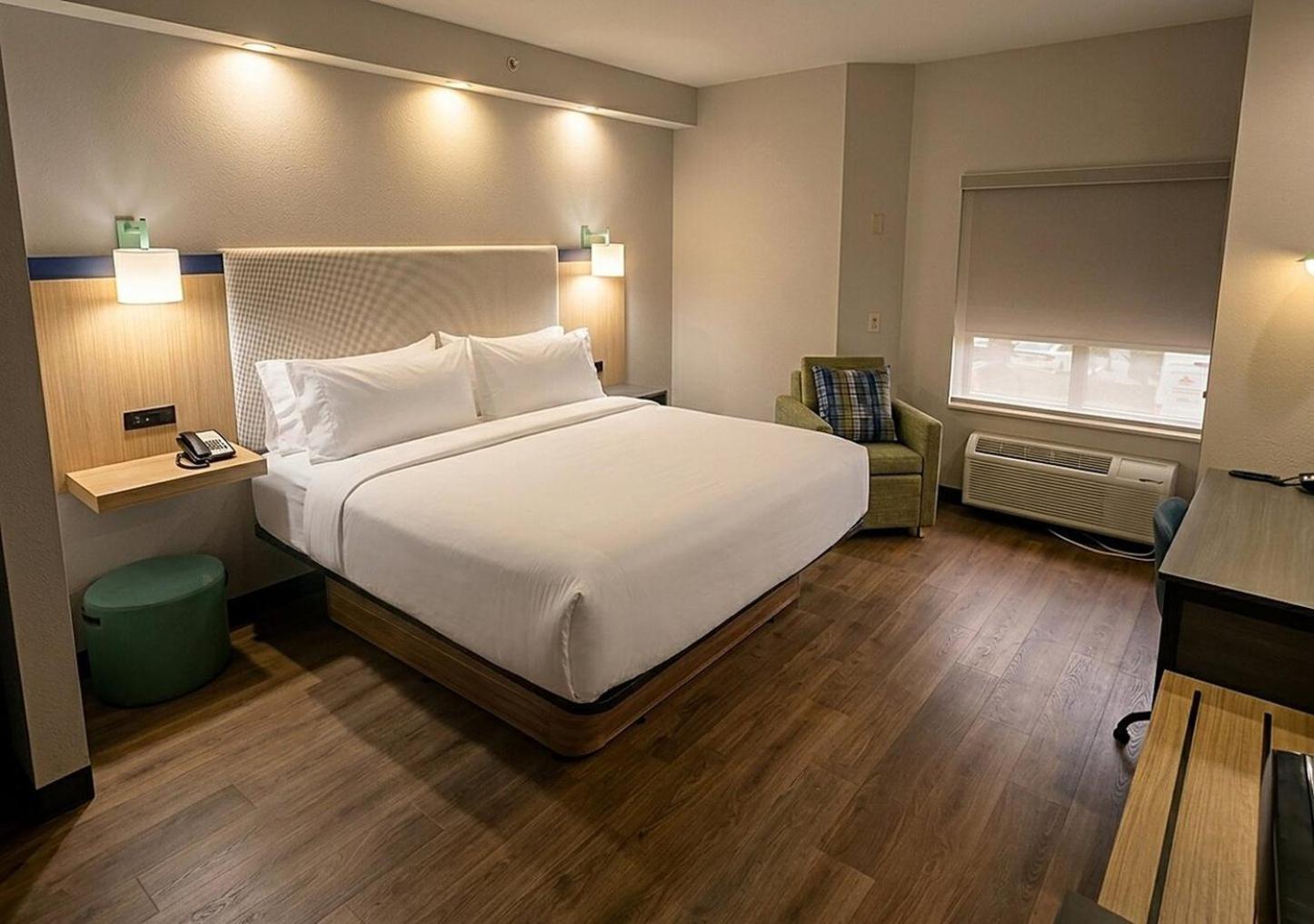 Standard King Room