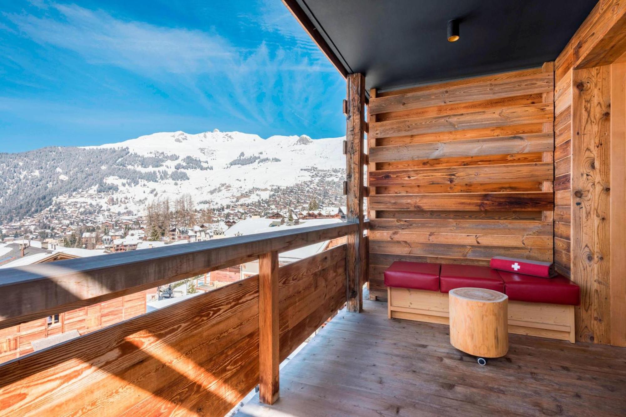 Spectacular King Room Balcony Valley View