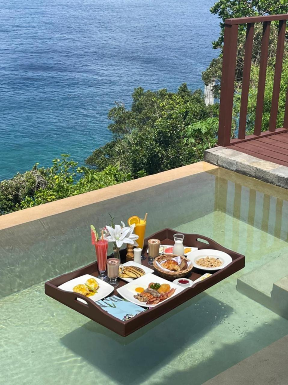 Premium Bay View Cauayan Pool Villa with Free Roundtrip Lio Airport Transfers