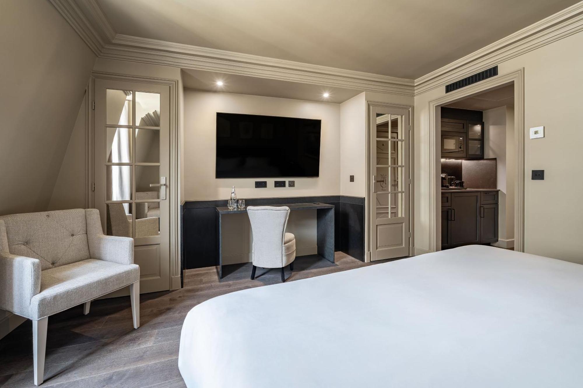 Deluxe Double or Twin Room