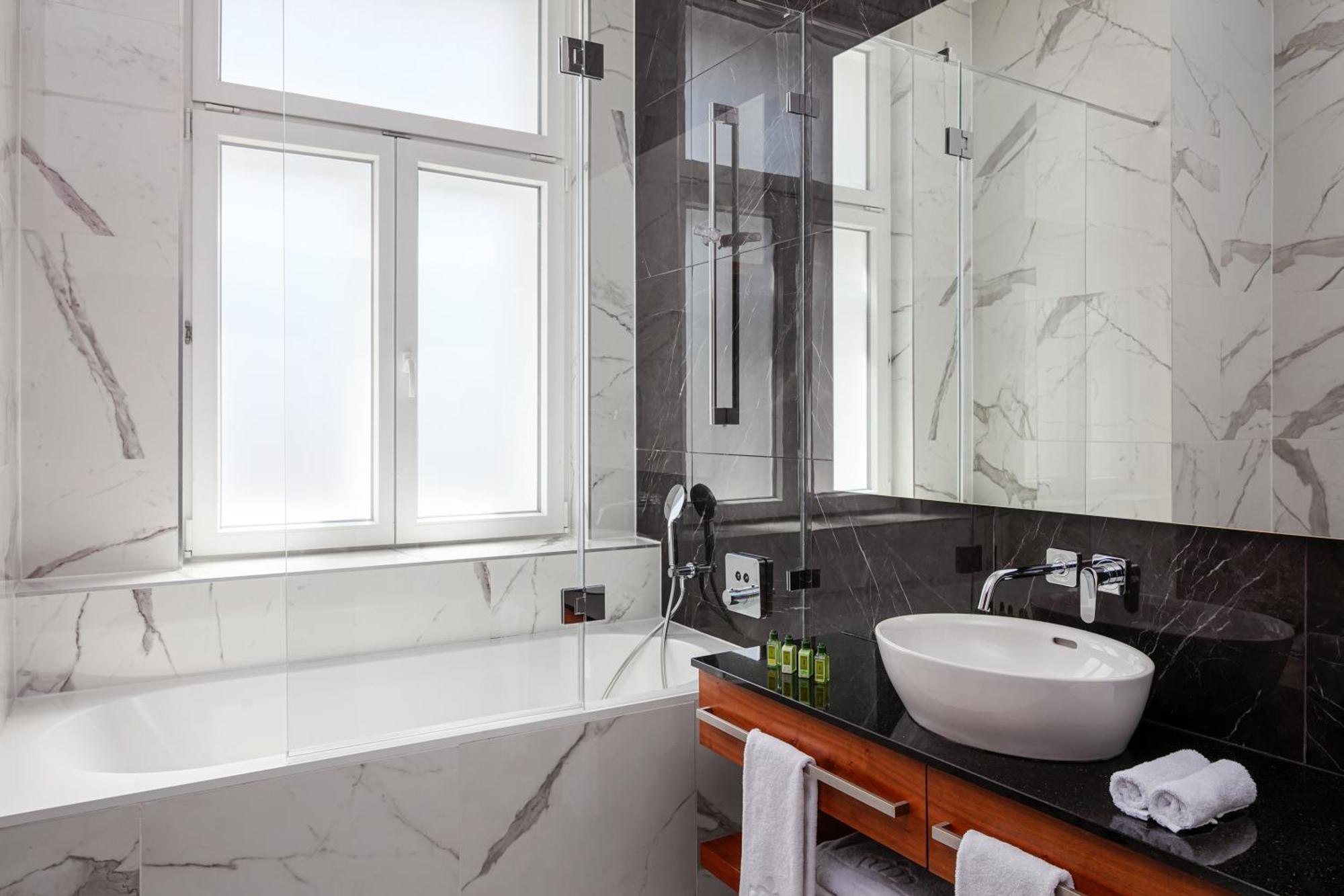 Boutique Suite Spa Access