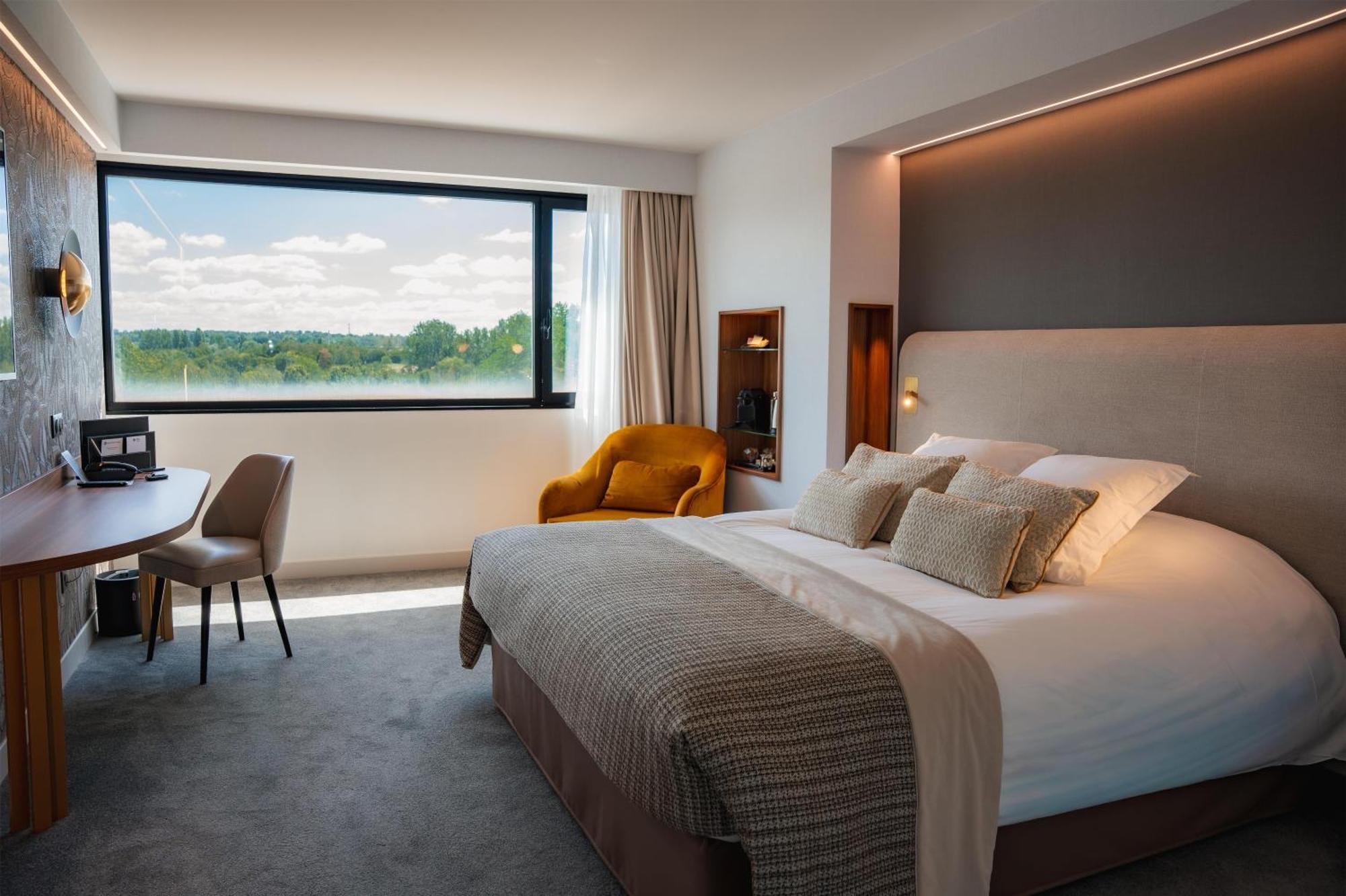 Large Premium King Room Golf Course View Non-Smoking