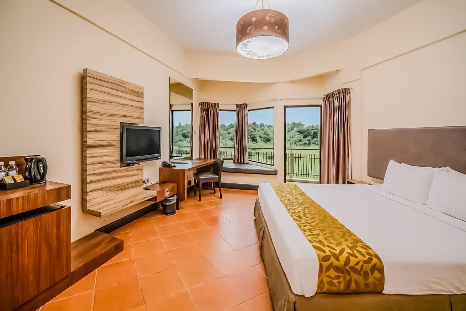 Deluxe King Room