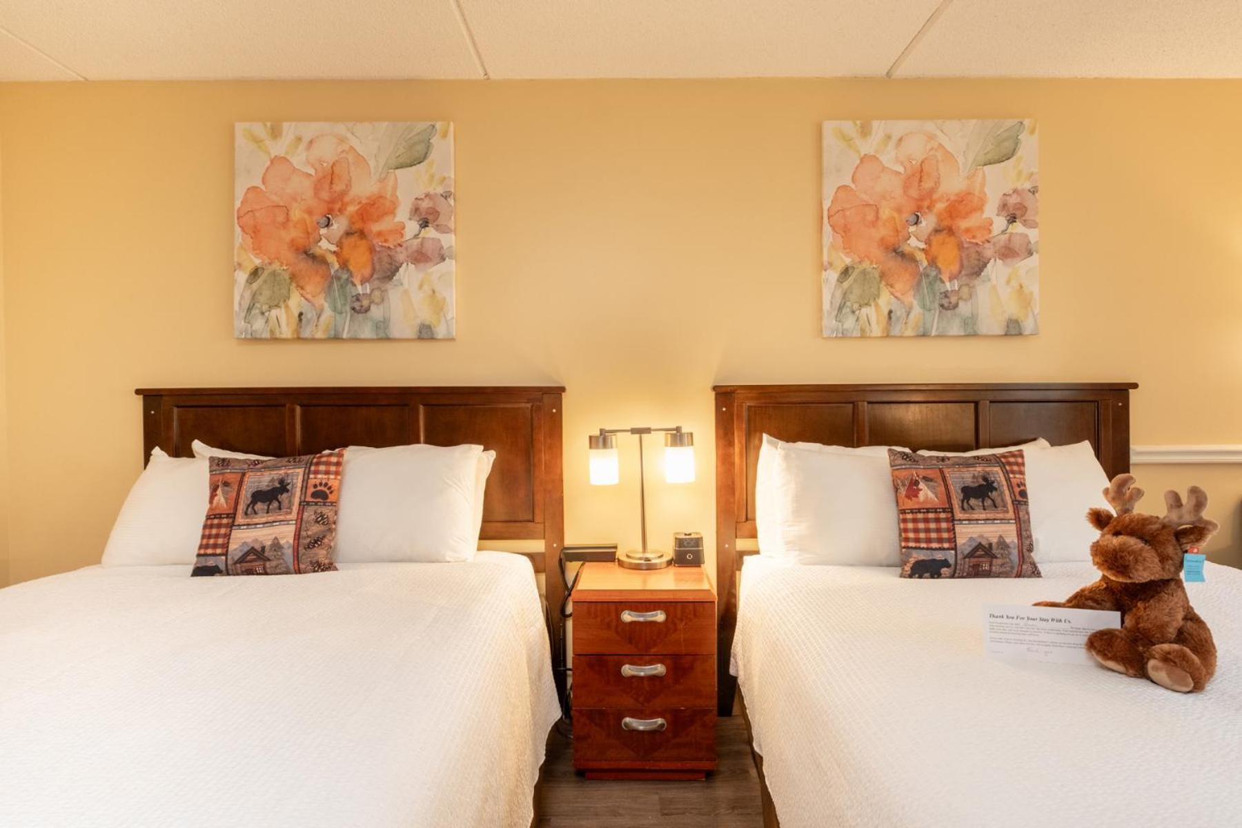 Two Queens Room