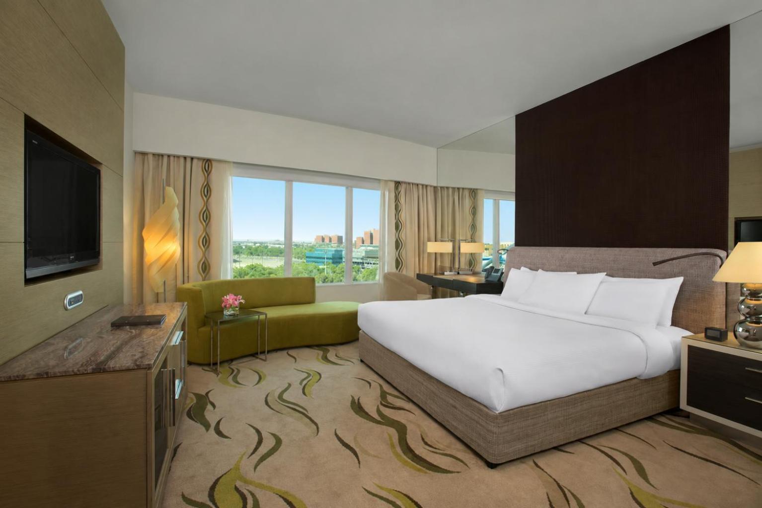 Premier Room One King Bed 3pm Late Check-Out on F&B Laundry Applicable stays until 30 or 09 or 2026