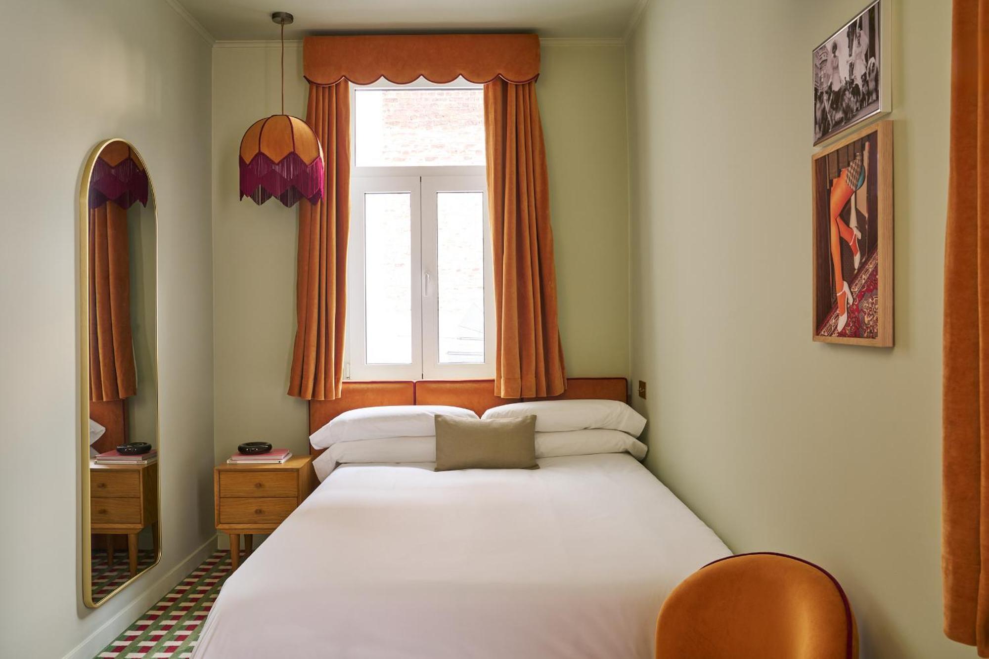 Single Room Newly Renovated