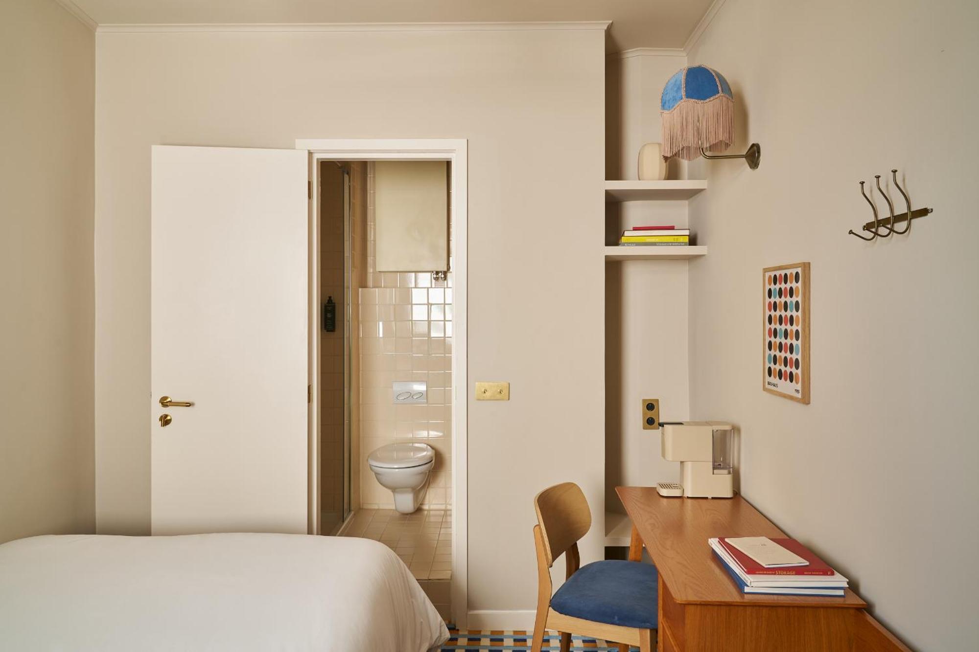 Single Room Newly Renovated