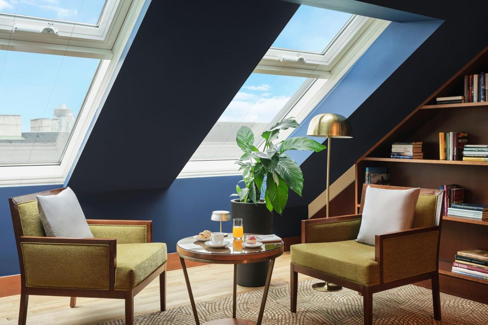 Premium Executive Room Club Lounge Access