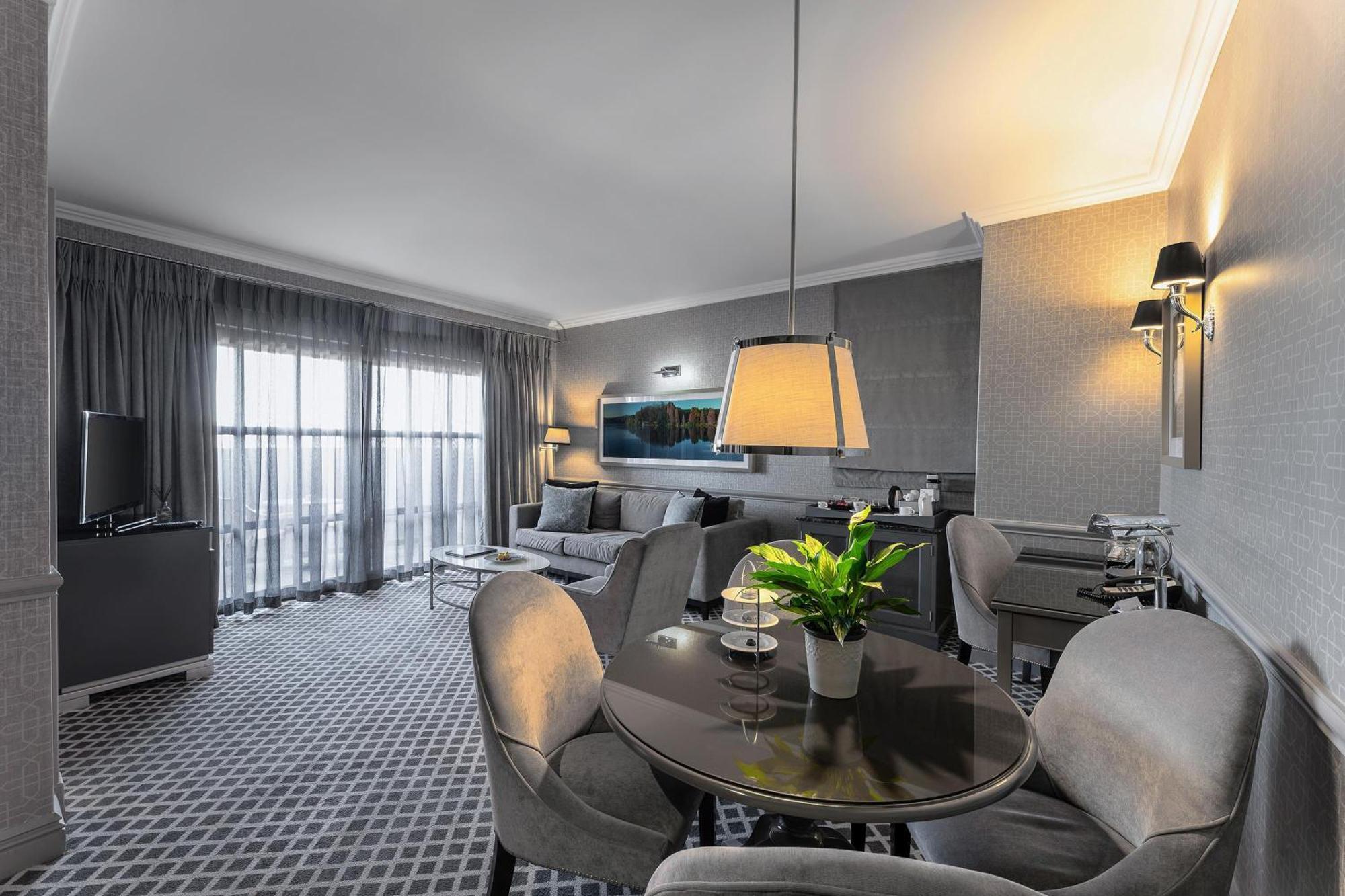 Luxury Suite