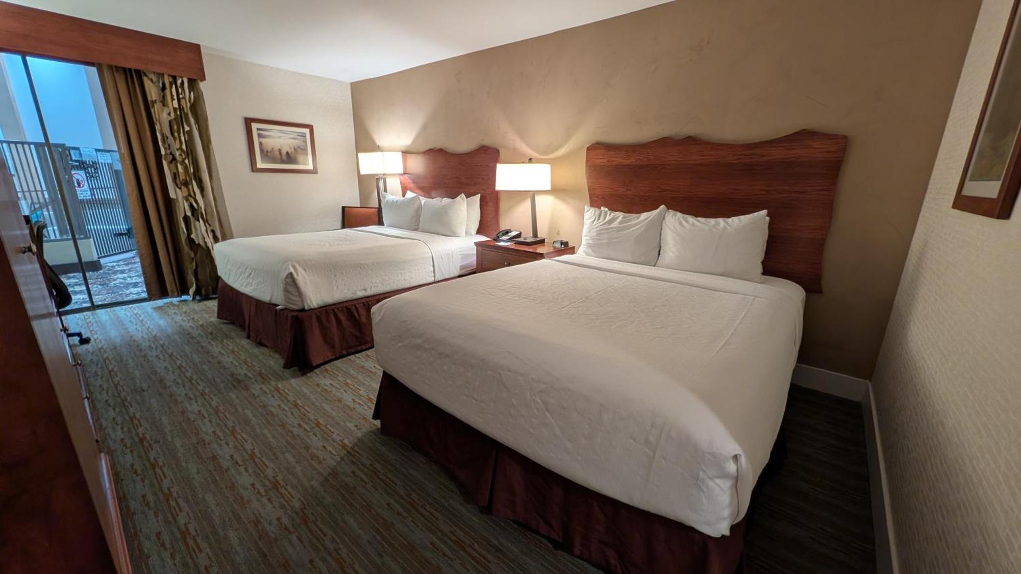 Executive Queen Room Two Queen Beds Non-Smoking