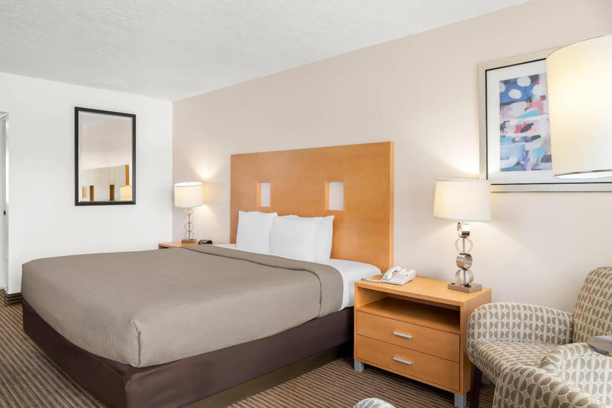 Queen Room Accessible or Nonsmoking