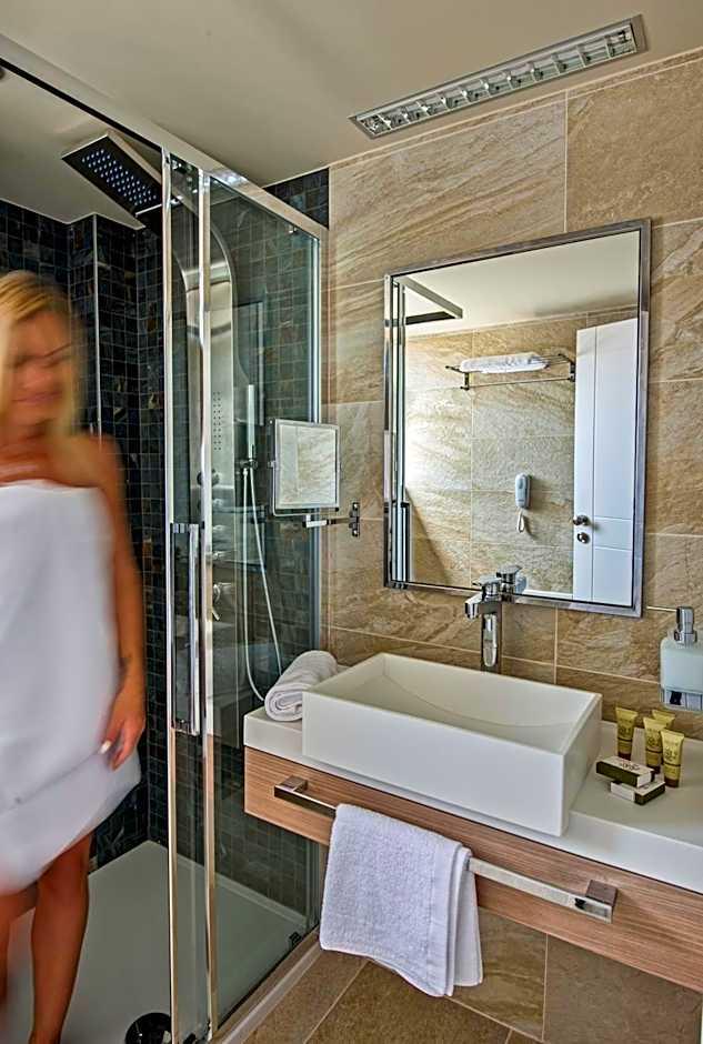 Suite mit 1 Schlafzimmer und Meerblick (3 Erwachsene + 1 Kind)