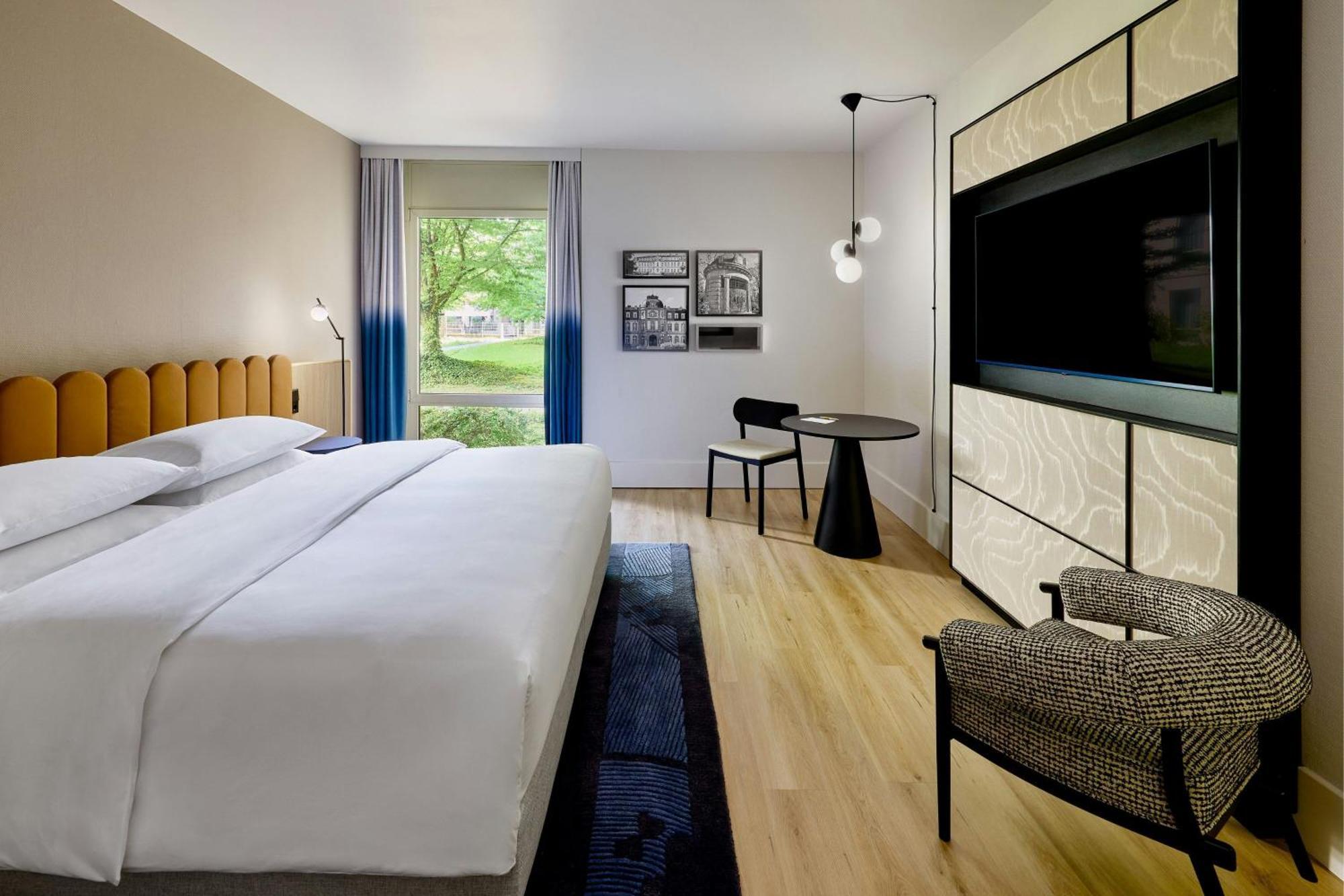 Superior King Room