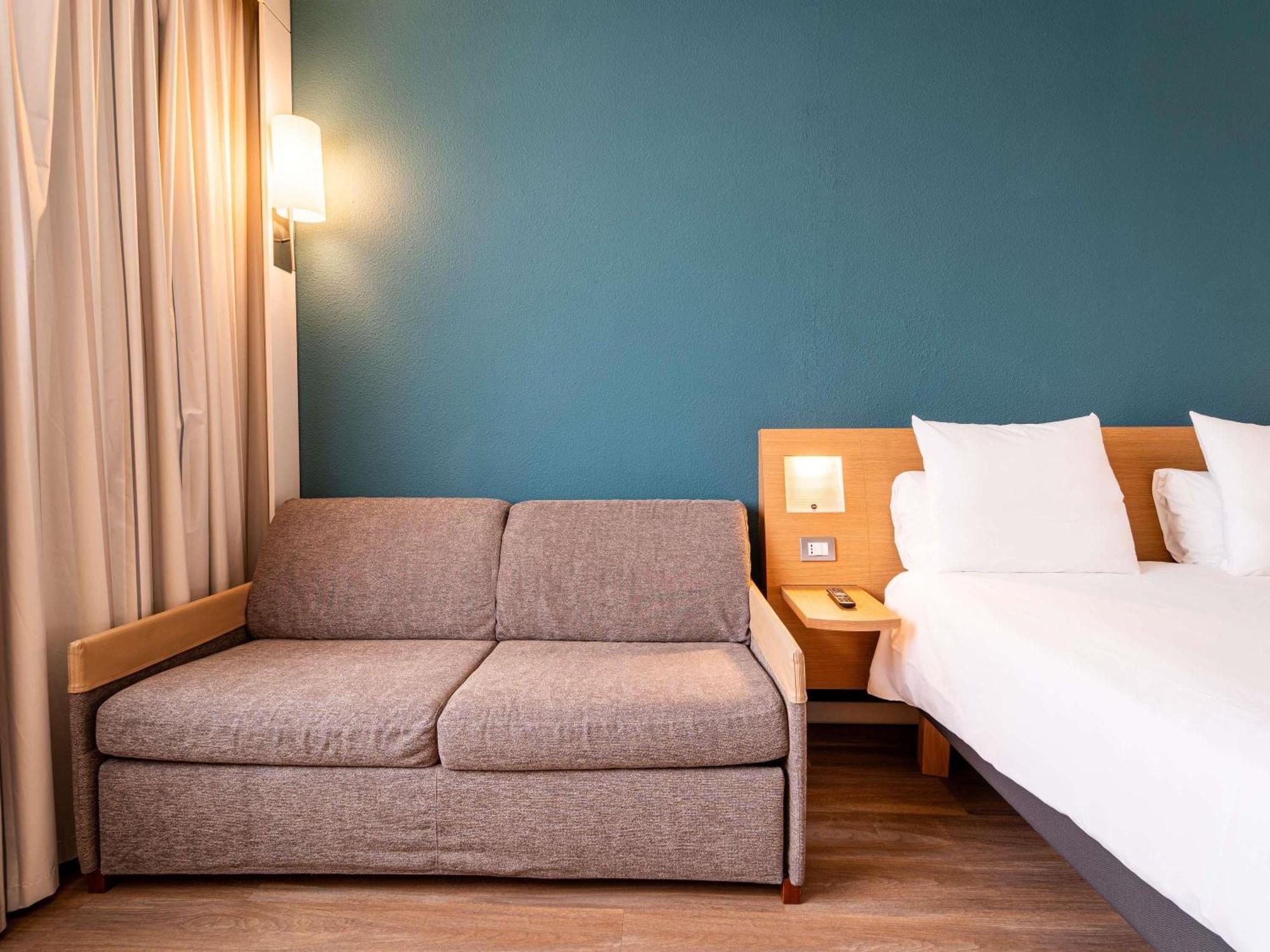 Executive Double Room Sofa Bed
