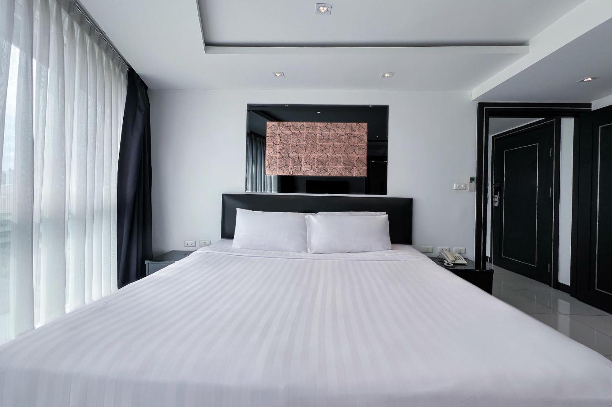One-Bedroom Superior Suite Balcony