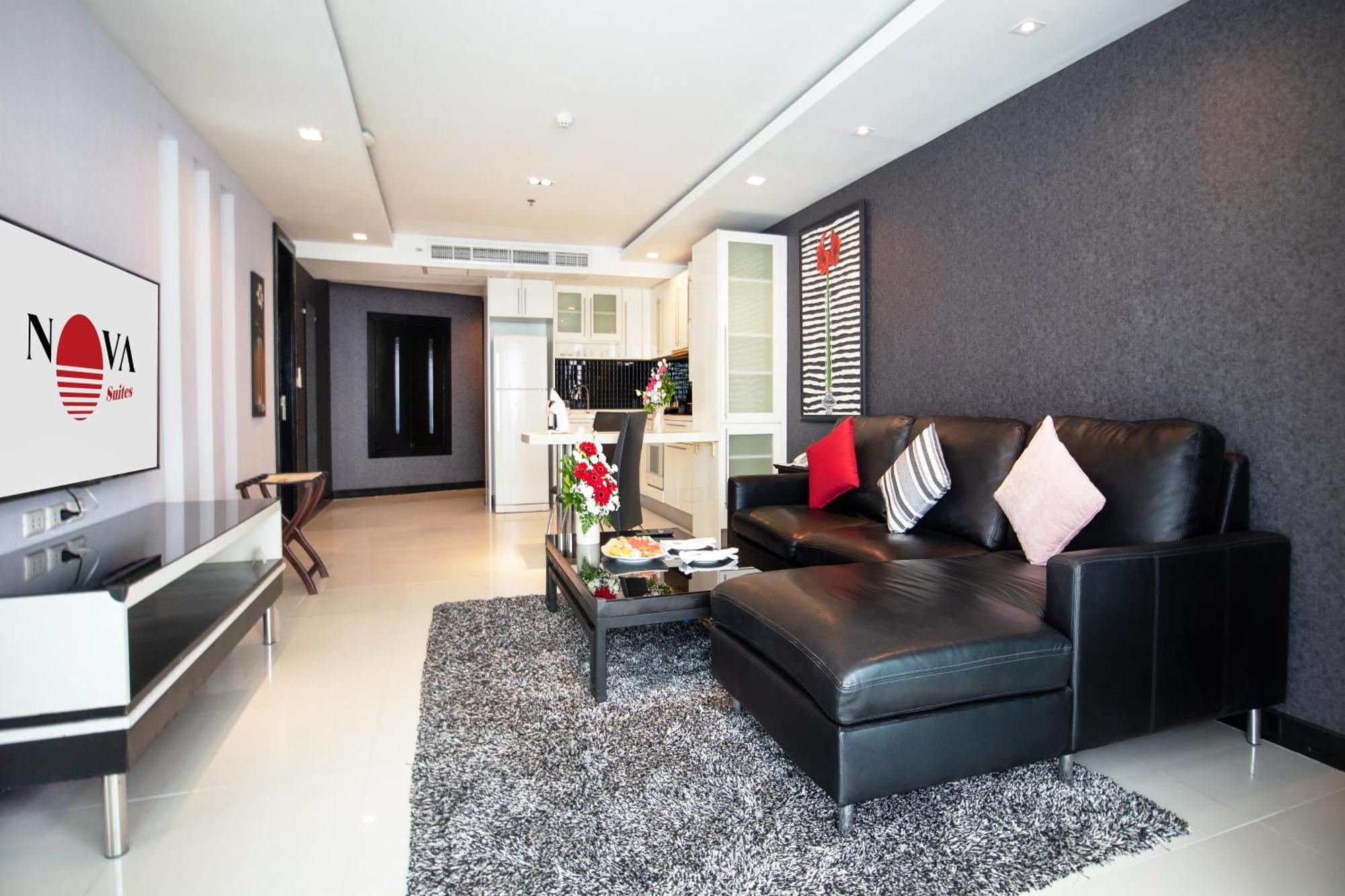 One-Bedroom Deluxe Suite Large Balcony