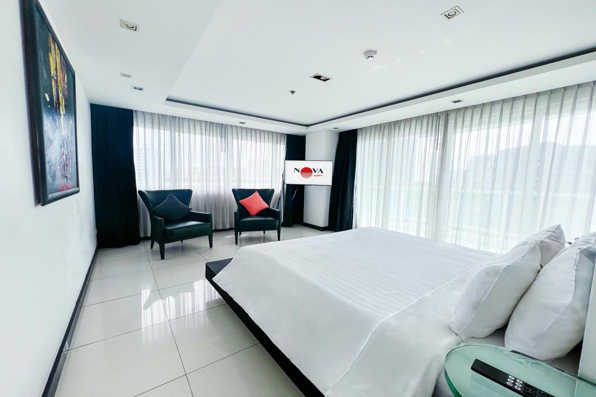 Three-Bedroom Suite Large Balcony