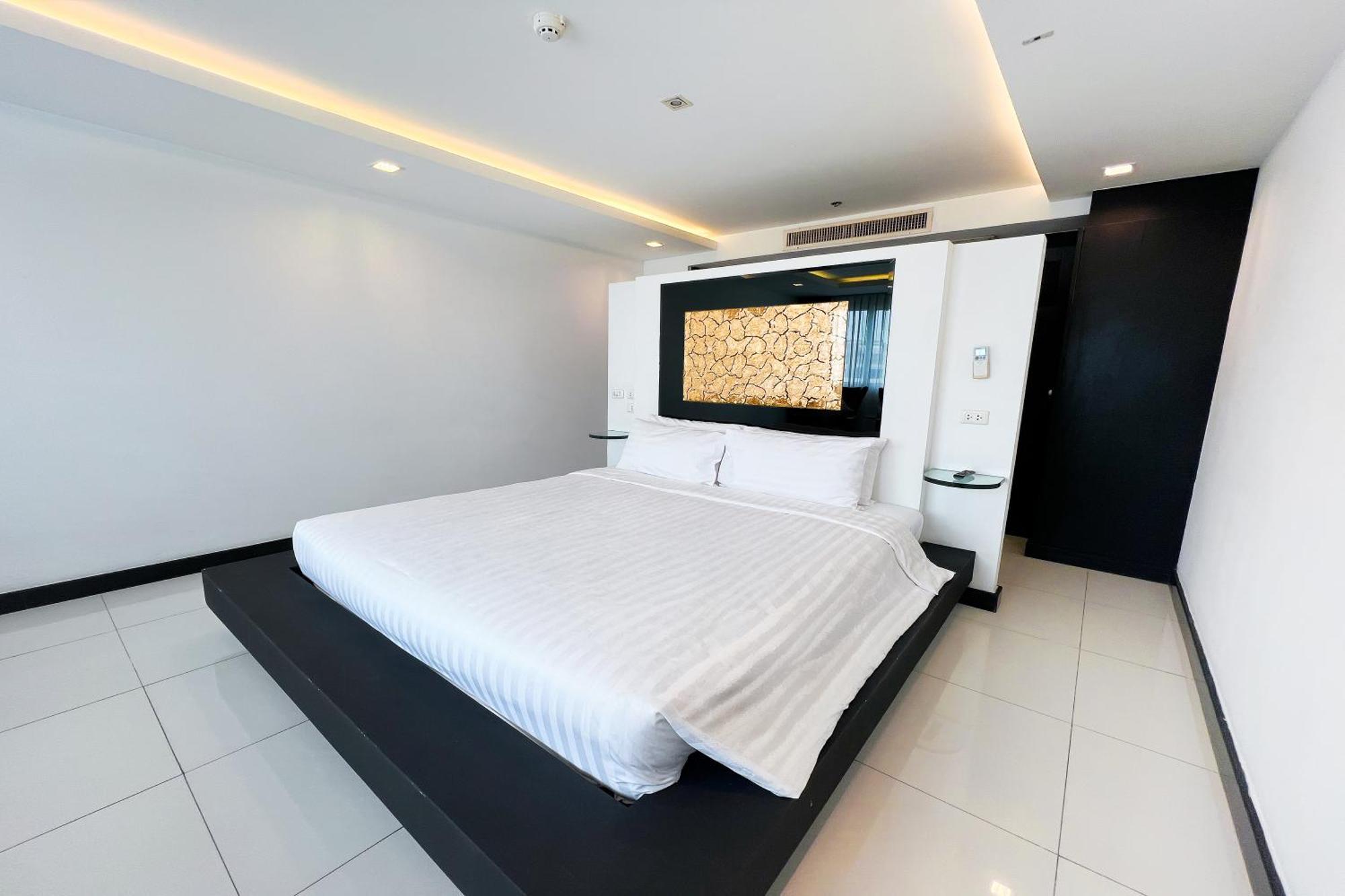 Three-Bedroom Suite Large Balcony