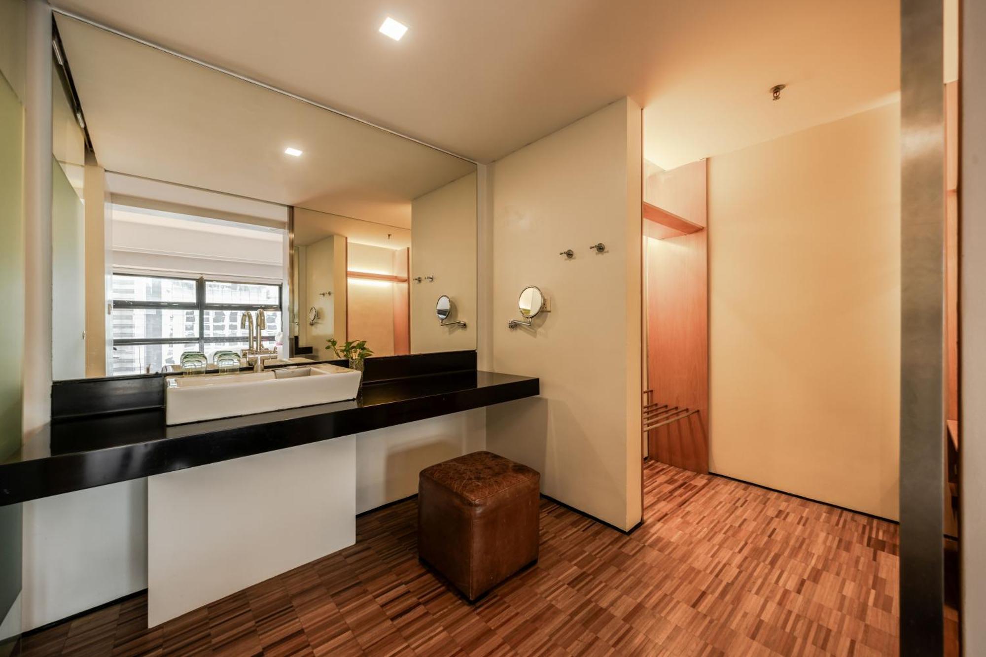 Grand Premier Room
