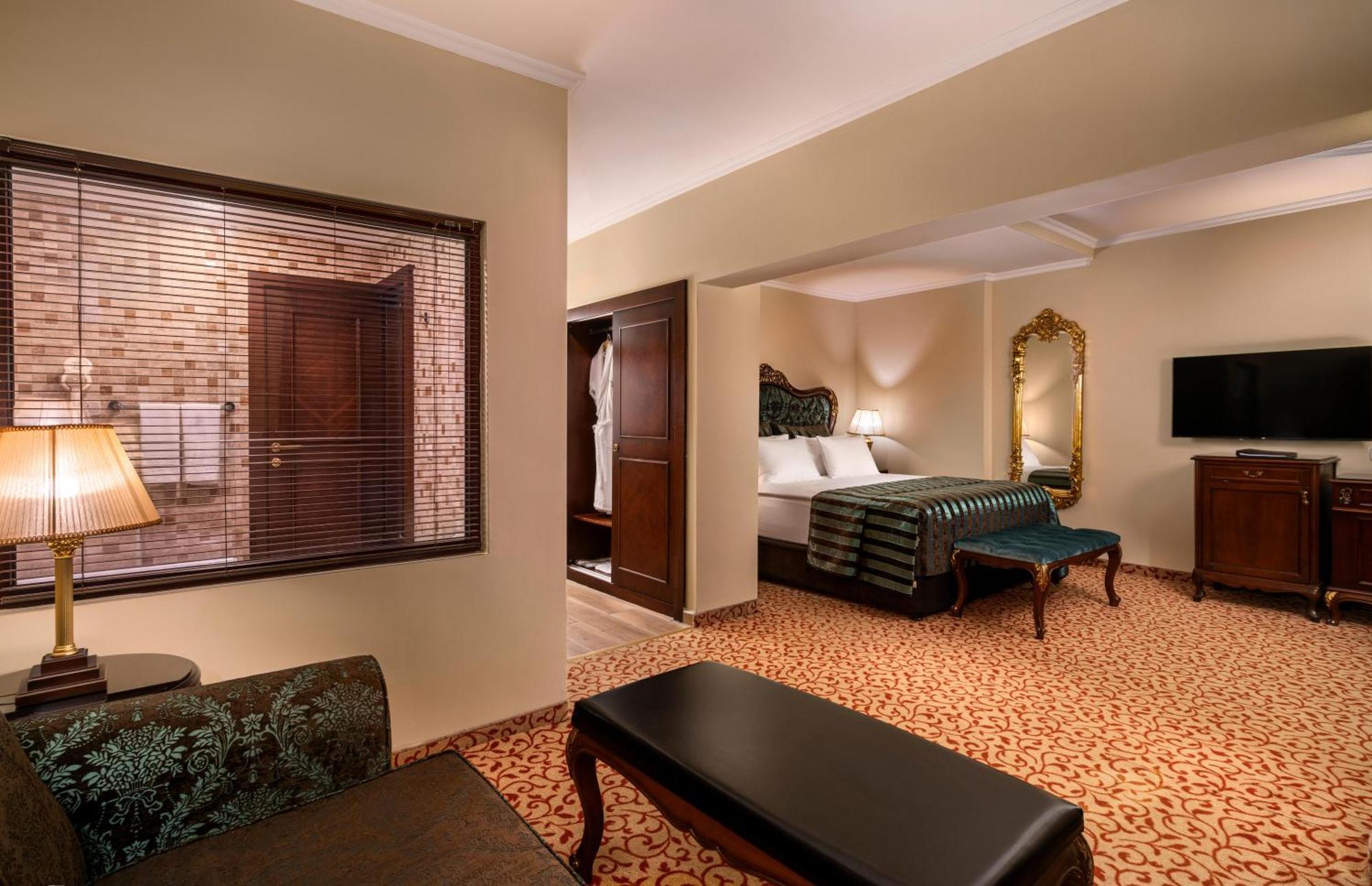 Luxury Suite