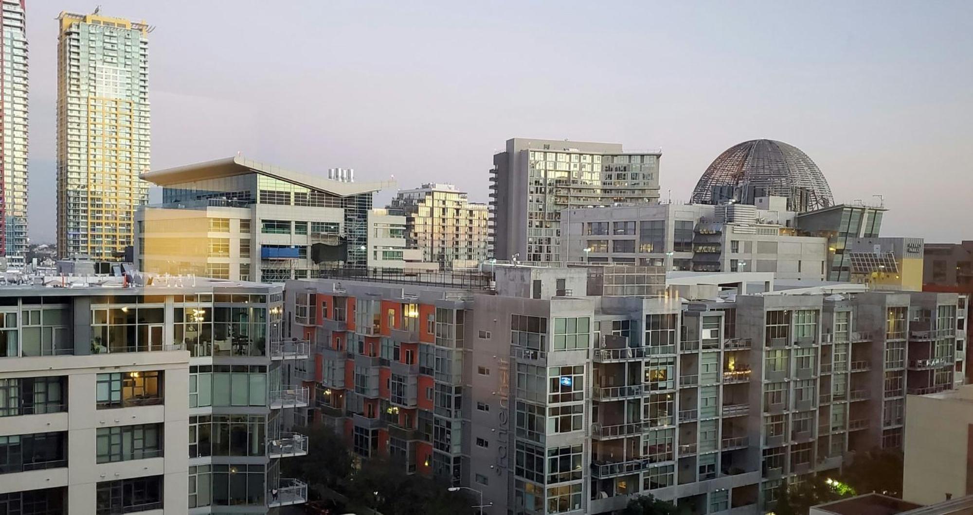 Premium King Room City View