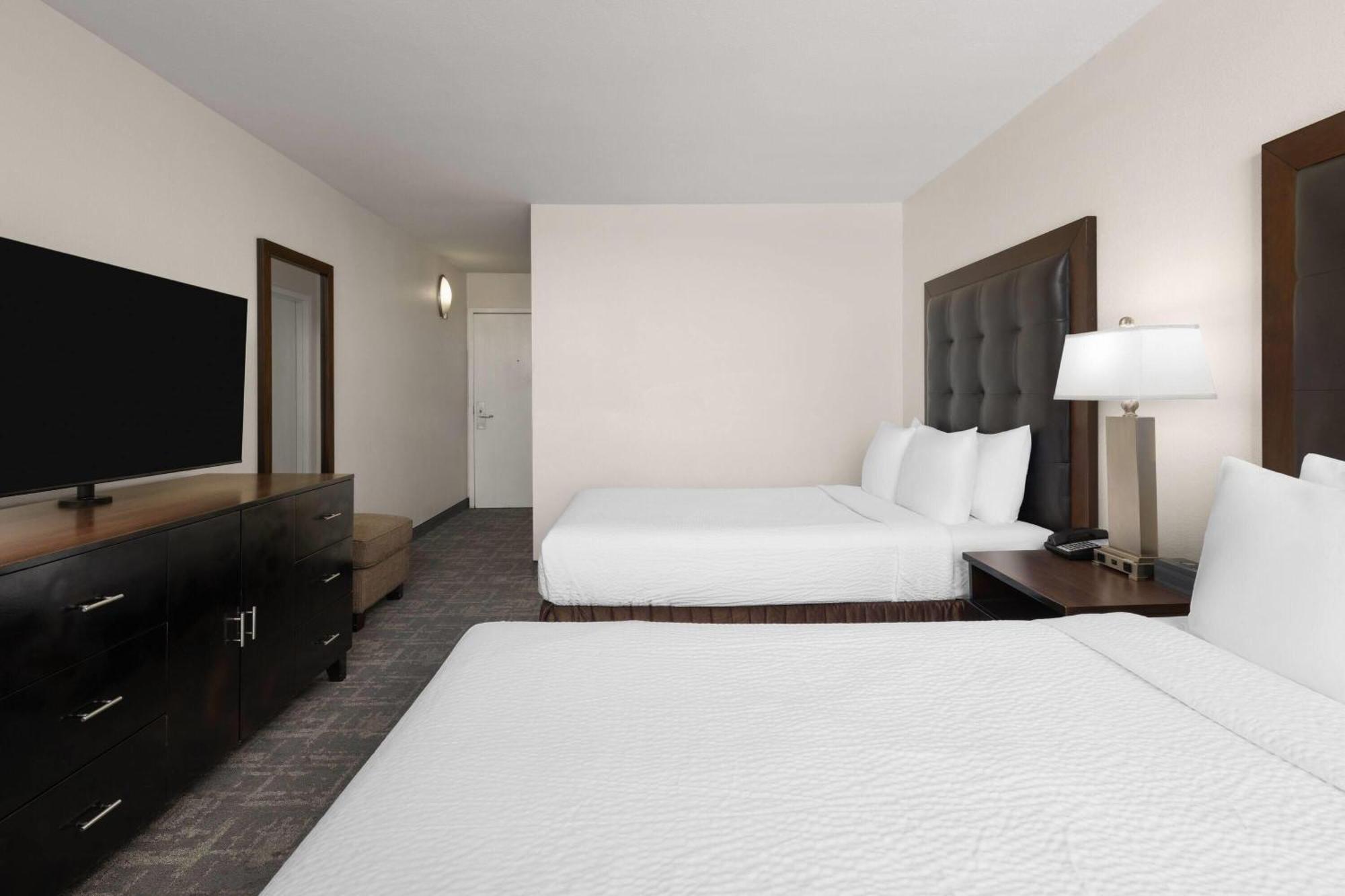Double Room Two Double Beds Non-Smoking