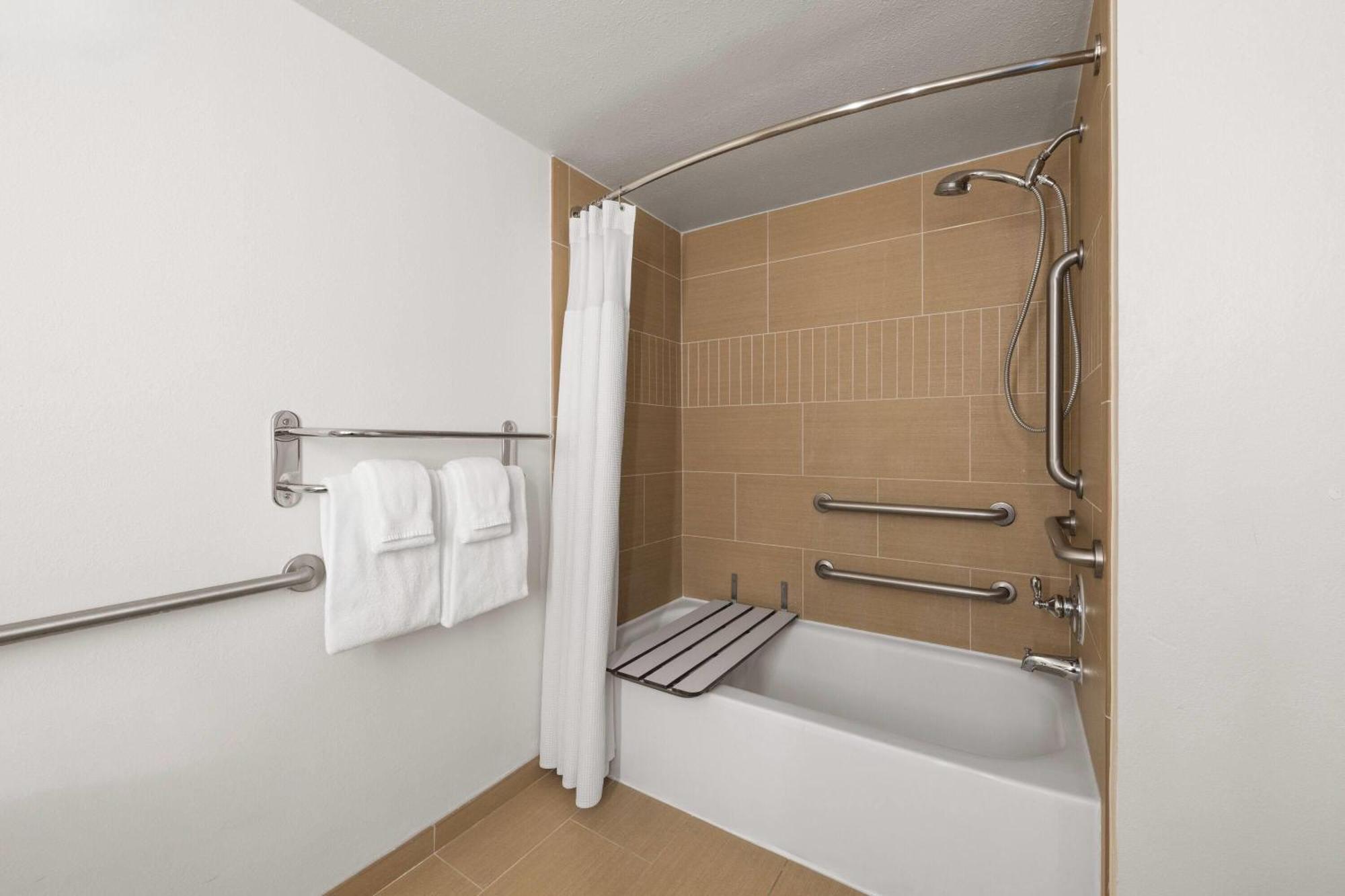 1 Double Bed Mobility Accessible Room Bathtub w or Grab Bars Non-Smoking