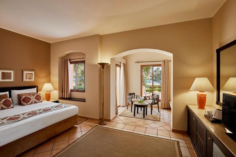 Camera Deluxe con Letto Queen-Size o 2 Letti Singoli e Vista Mare
