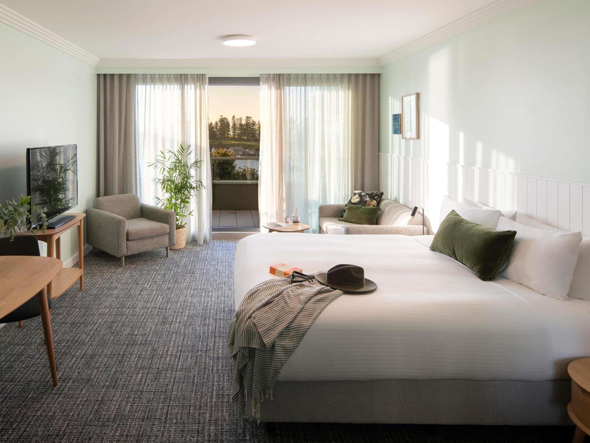 Deluxe King Room Balcony Ocean View