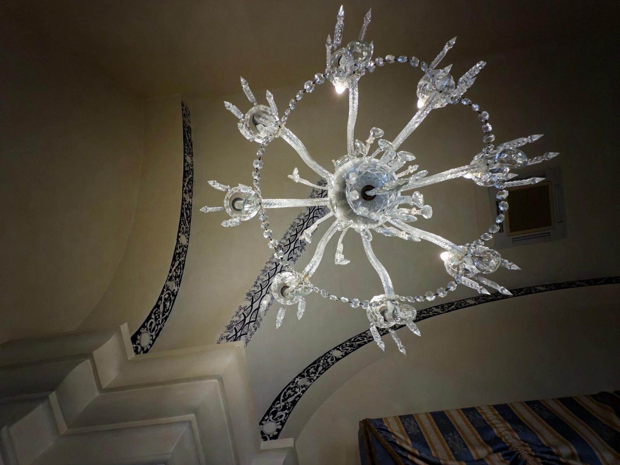 Deluxe King Suite
